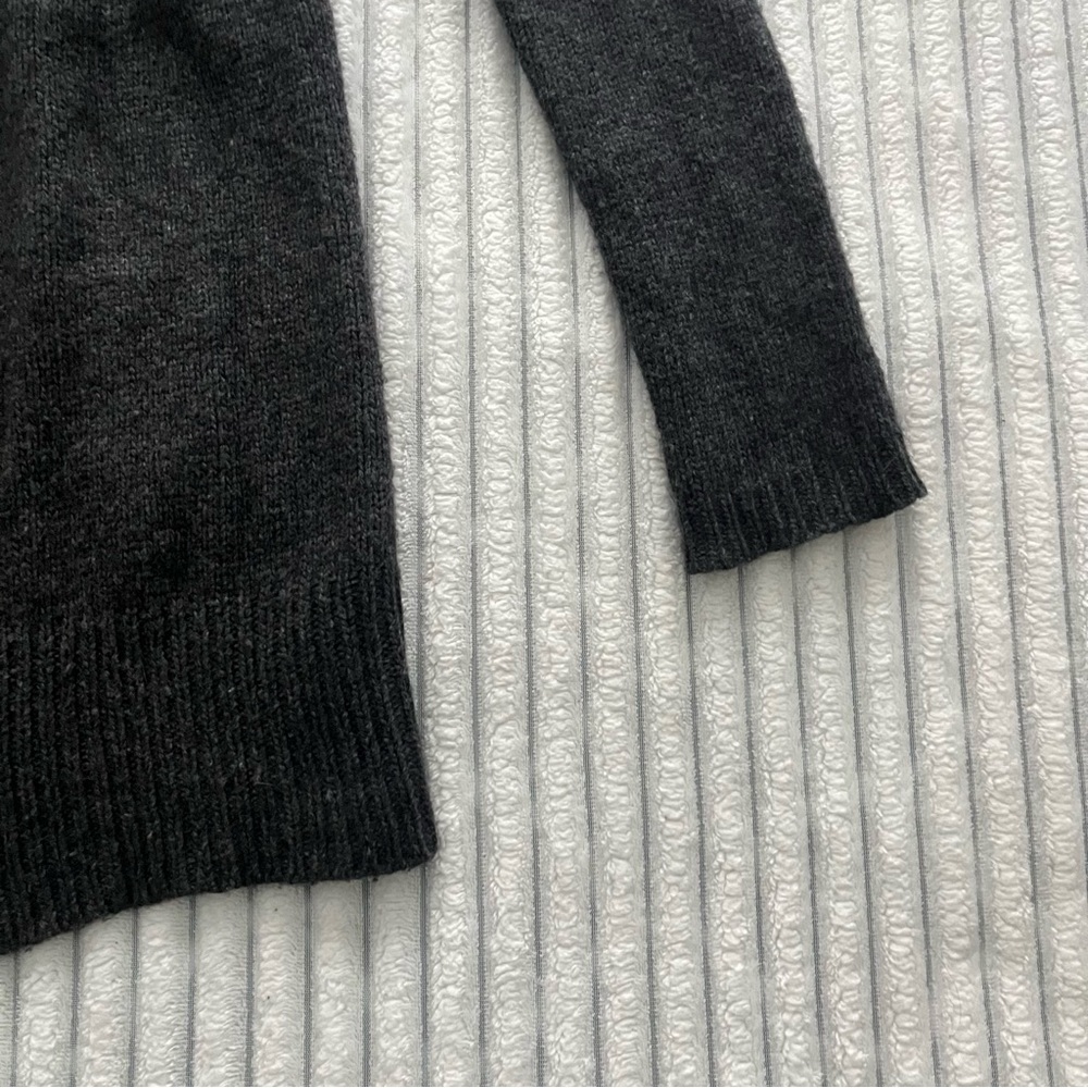 Theory Grey Long Sweater - Picture 3 of 9